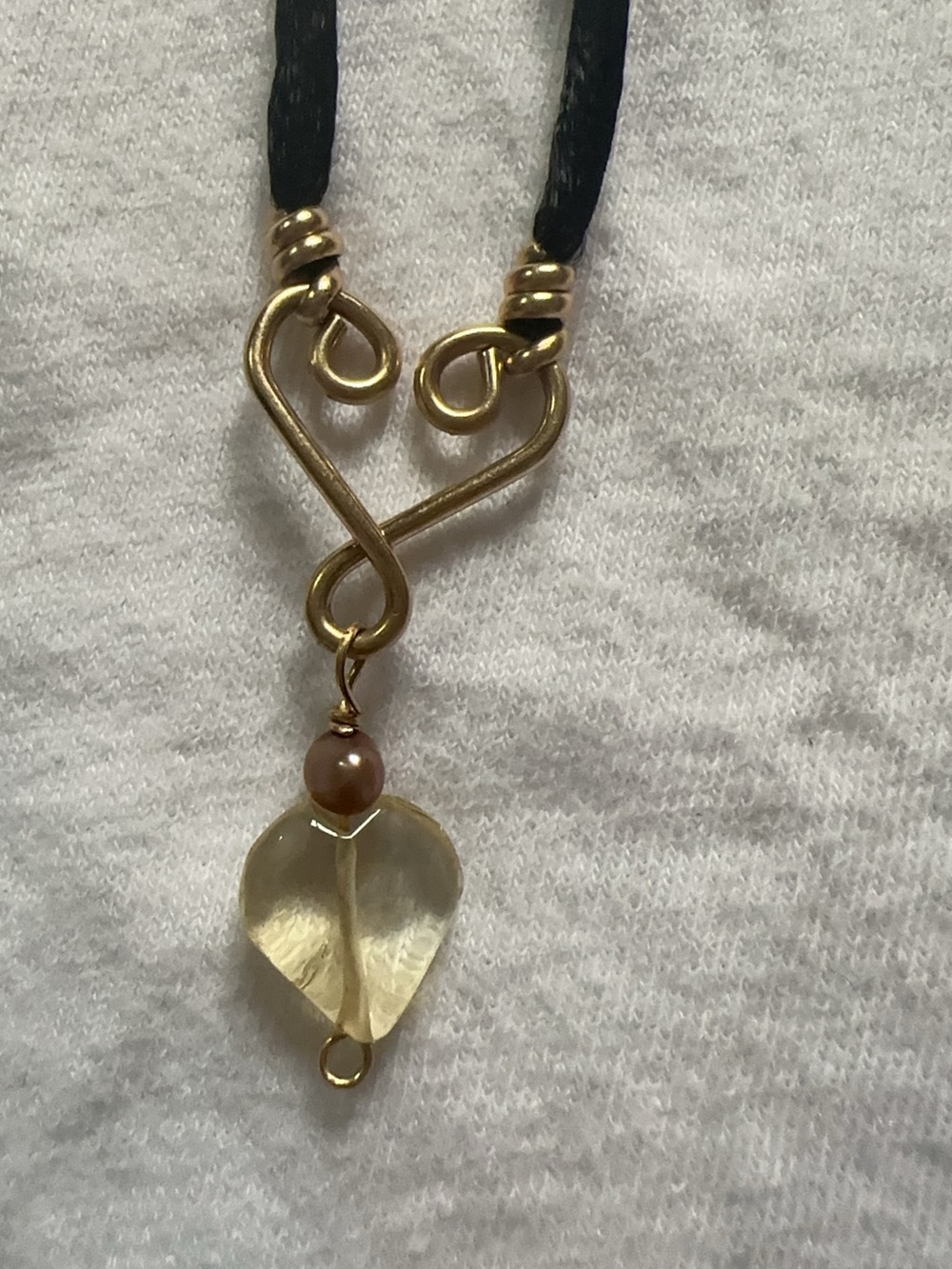14 plated Heart Pendant Necklace with Pale Yellow Crystal